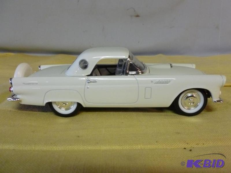 lot 81 image: Collectible 1950s Thunderbird 124 scale die...