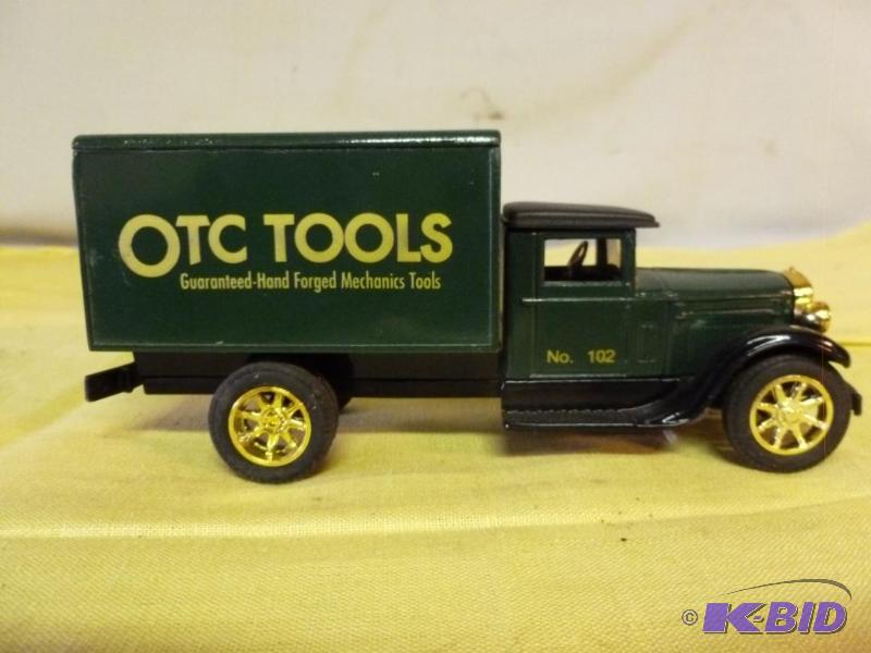 lot 87 image: American Classics 124 scale die cast metal c...