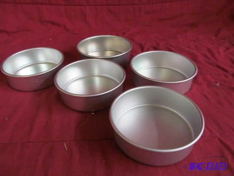 lot 201 image: Pan