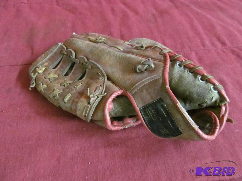 lot 29 image: Baseball