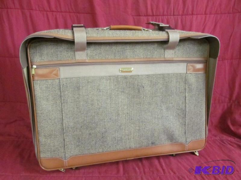 lot 49 image: Suitcase