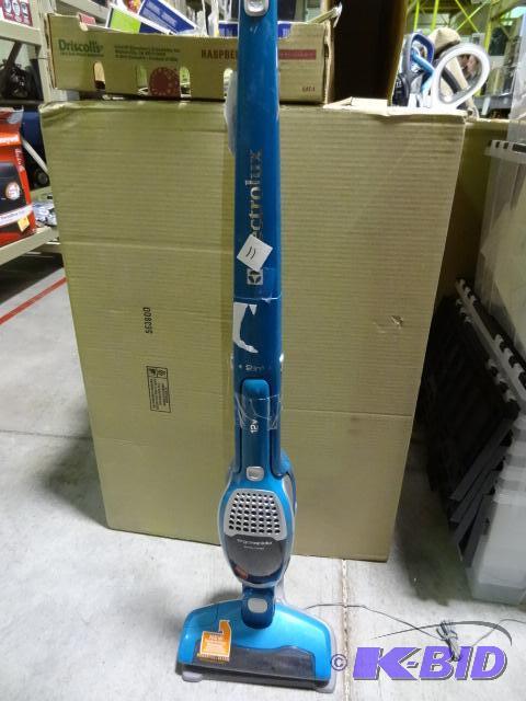 lot 11 image: Electrolux ergorapido cyclonic cordless vacuu...