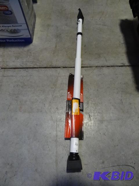 lot 20 image: Dual function door security bar. Master lock....