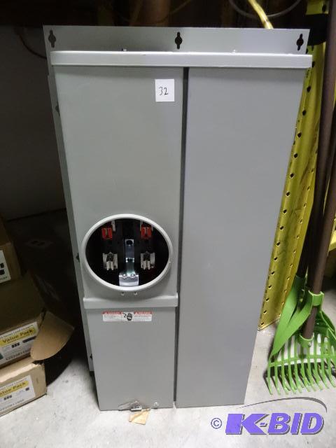 lot 32 image: Siemens rainproof combination metering enclos...