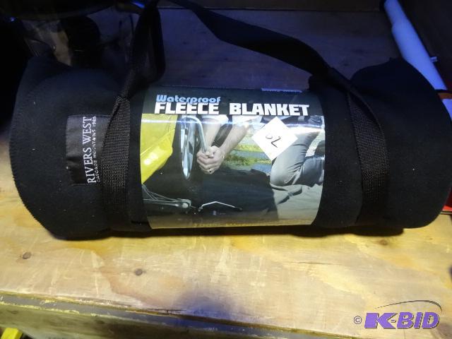 lot 62 image: Rivers west 48 x 60 waterproof fleece blanket...