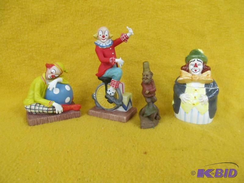 clown figures