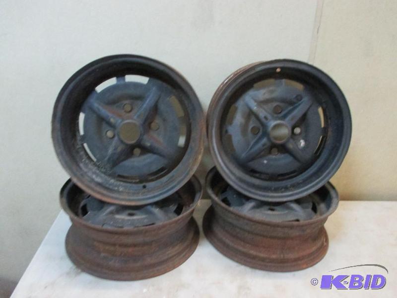 lot 12 image: Set of VW Beetle sport wheels...