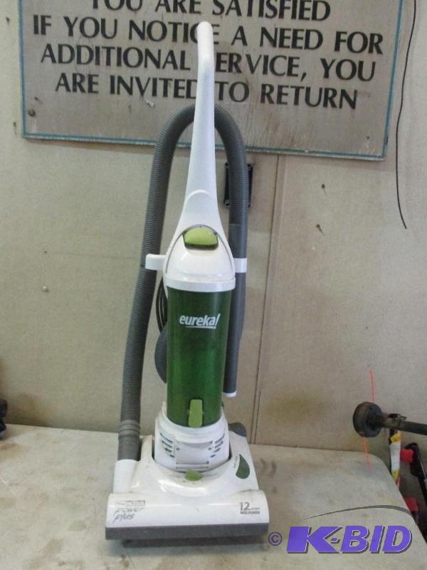lot 29 image: Eureka vaccum...