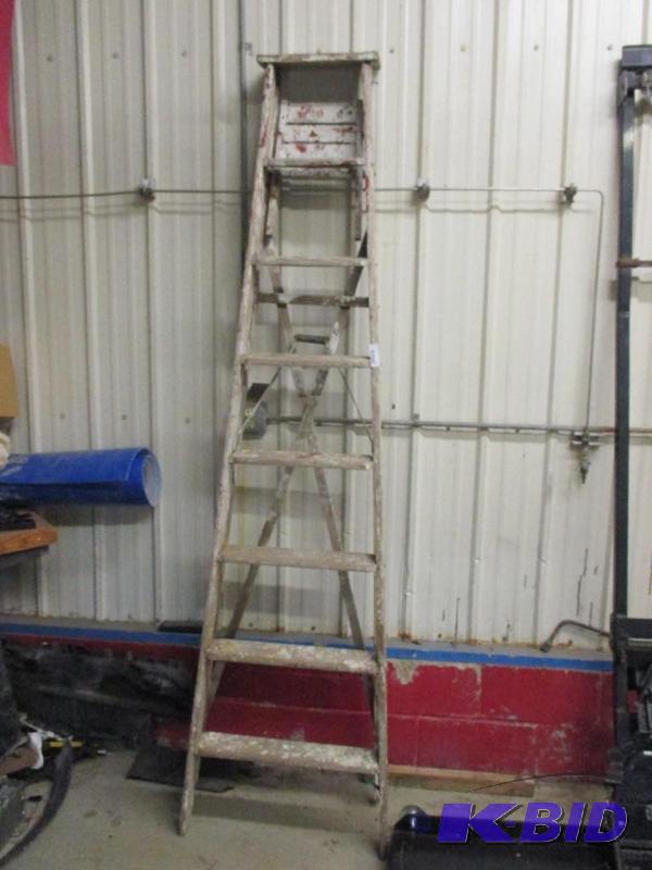 lot 9 image: wooden 8 ft stepladder...