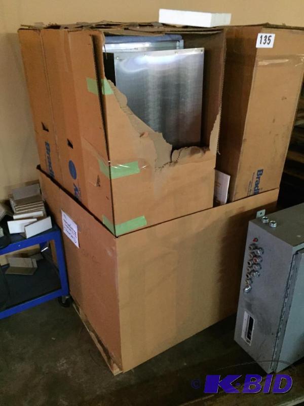 lot 135 image: Lot of new stainless steel commercial upright...