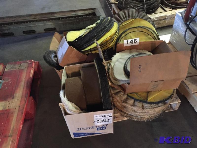 lot 146 image: Lot of power buffing  polishing pads....