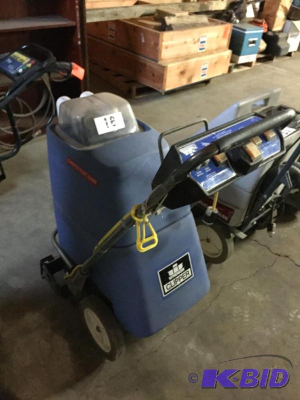 lot 16 image: Windsor Clipper floor squeegee machine....
