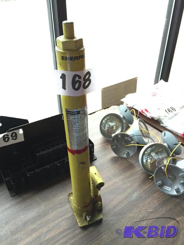 lot 168 image: Enerpac 1.5 ton bottle jack....