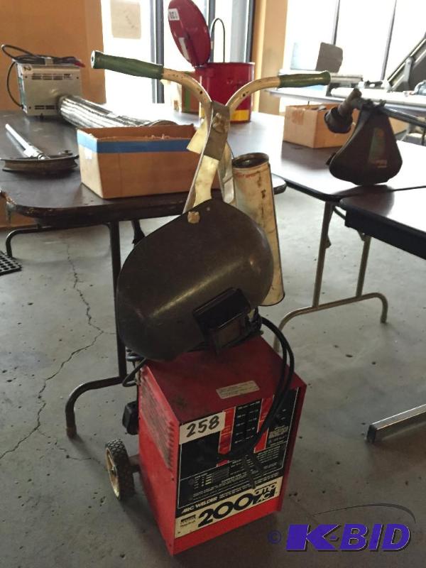 lot 258 image: Montgomery Ward 200 amp AC welder....