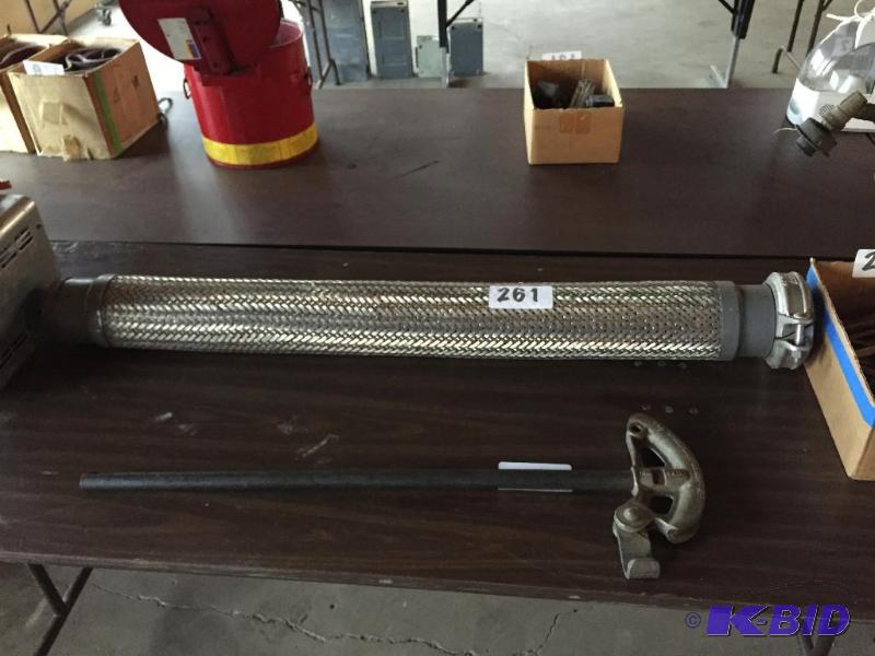 lot 261 image: Heavy duty stainless braided flex pipe sectio...