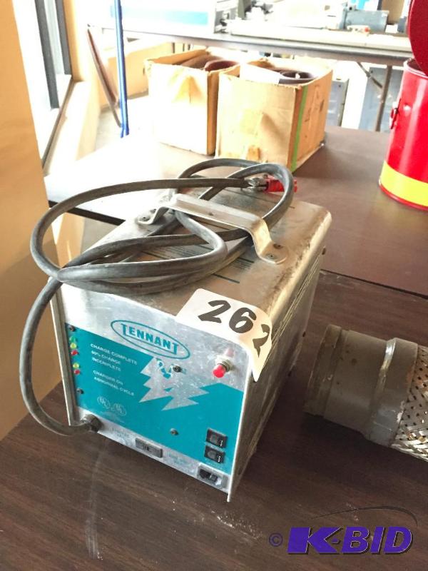 lot 262 image: Tennant 24v battery charger....