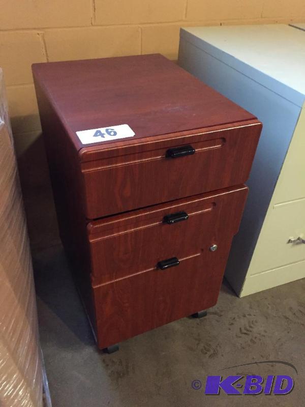 lot 46 image: 3 drawer cabinet....