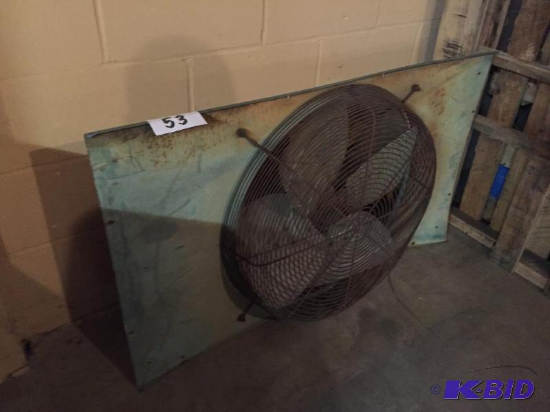 lot 53 image: Industrial fan unit....