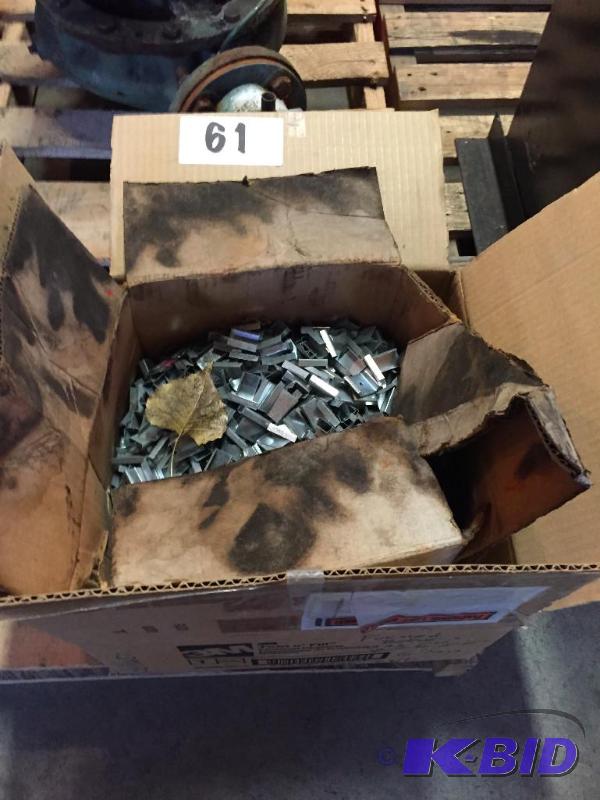 lot 61 image: Box of metal banding clips....
