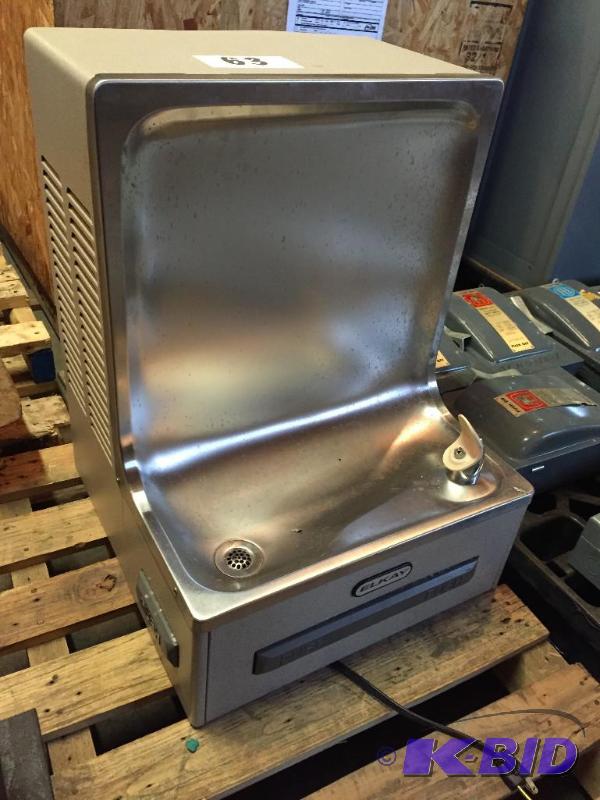 lot 63 image: Elkay wall mount drinking fountain....