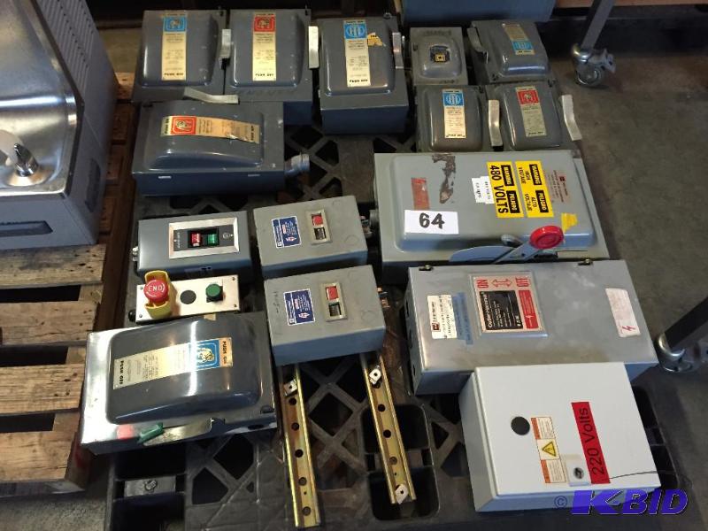 lot 64 image: Pallet lot of misc electrical boxes and disco...