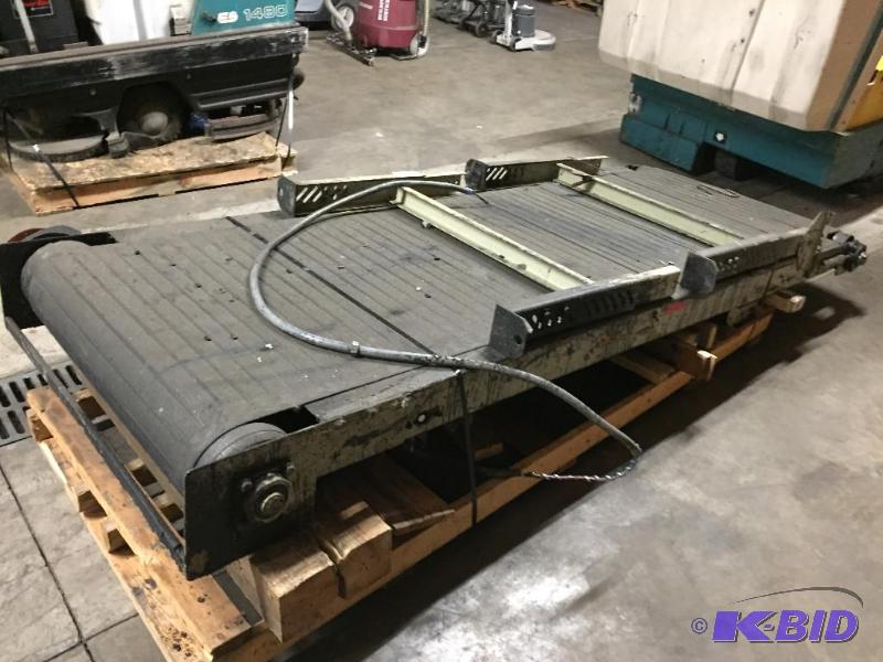 lot 8 image: Heavy duty powered conveyor section....