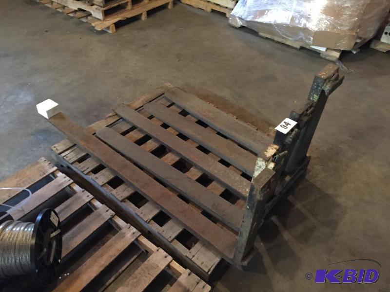 lot 94 image: Lot of 5 misc forklift forks....