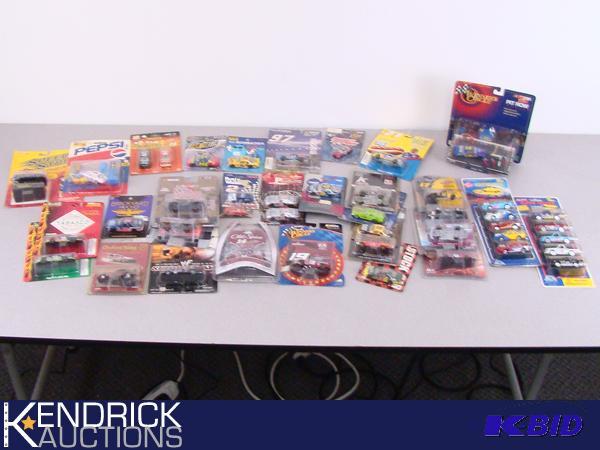40 New Mixed Brands 164 Scale Die Cast Race Cars