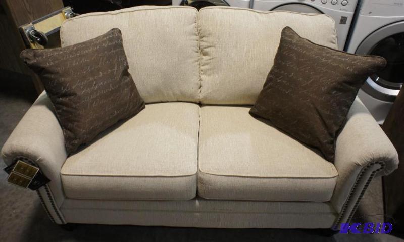 New Ashley Signature Love Seat - Cloth Matier...