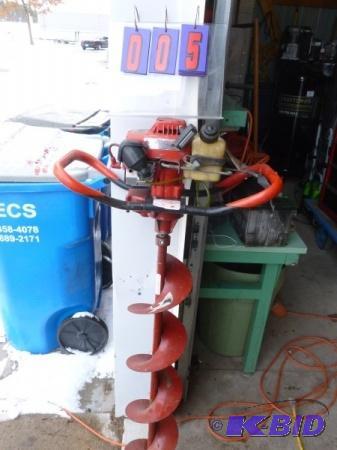 Gas powered 8&quot ice auger. Tested and run...