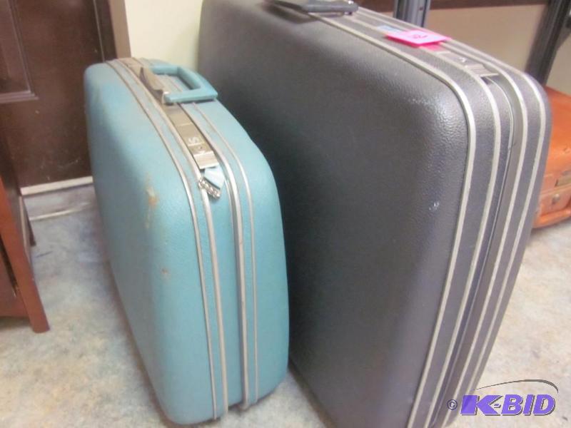 lot 102 image: Pair of vintage Samsonite suitcases.   &...