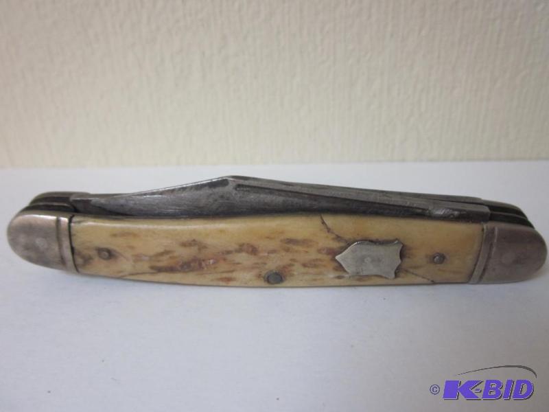 lot 24 image: Vintage pocket knife, has some damage.  ...