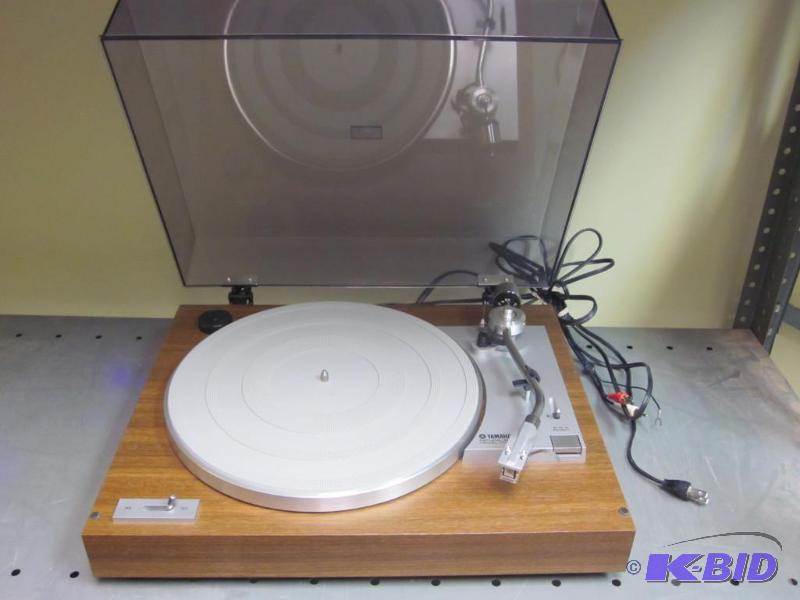 lot 32 image: Vintage unplayed condition Yamaha Natural Sou...