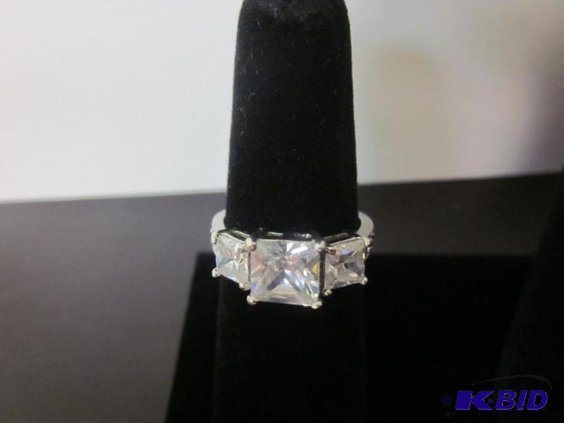 lot 5 image: Sterling Silver intricate cut (3) stone ring,...