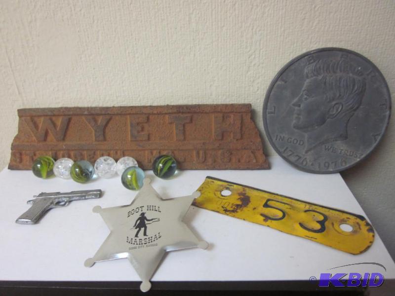 lot 51 image: Mixed lot of metal items and marbles.   ...