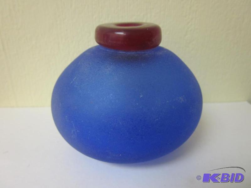 lot 68 image: Hand blown and signed glass vase.   &nbs...