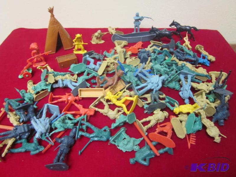 lot 71 image: Hue lot of vintage plastic Cowboys and Indian...
