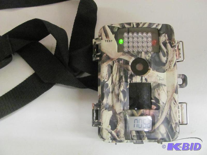 lot 28 image: NEW or very lightly used BONZ SKOUT 7MP IR Ga...