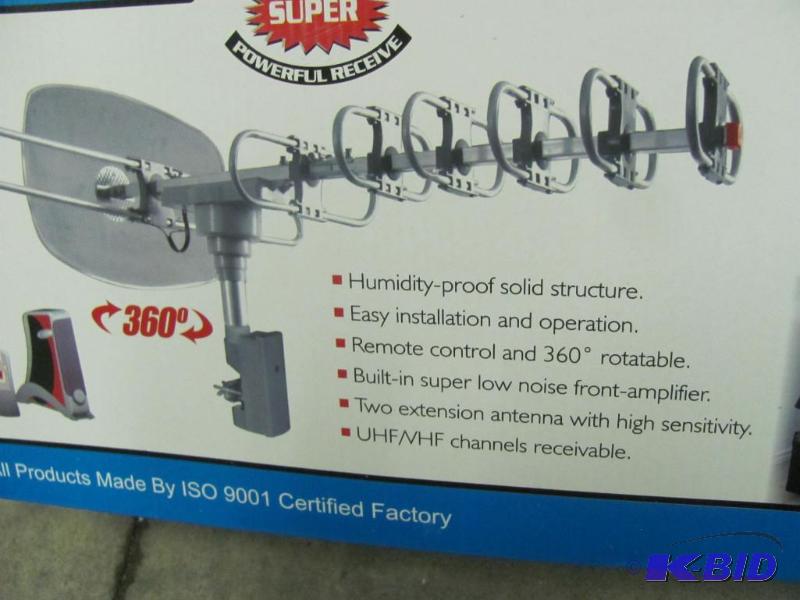 lot 29 image: NEW (in original box) TV Remote-Controlled Ro...