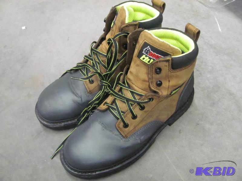 lot 35 image: ROCKY Mens Ironclad 6" Steel Toe Waterp...