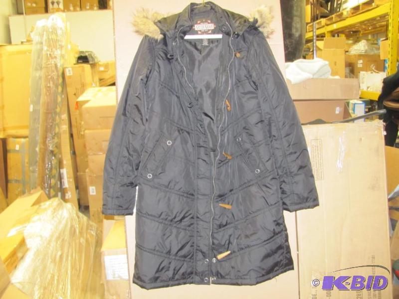 lot 70 image: New or like-new GUIDE GEAR Black Womens Hood...