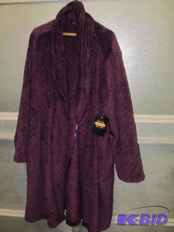 lot 72 image: This NEW (w tags) GUIDE GEAR Womens Purple ...
