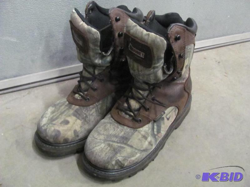lot 76 image: ROCKY Mens Vitals 9" Waterproof 800-Gra...