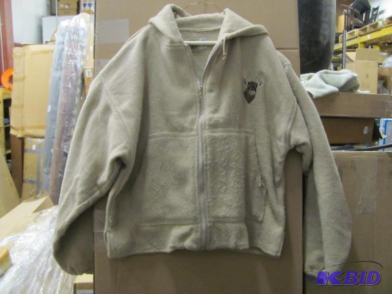 lot 77 image: This Mens Jacket from EARTH RAGZ features a ...