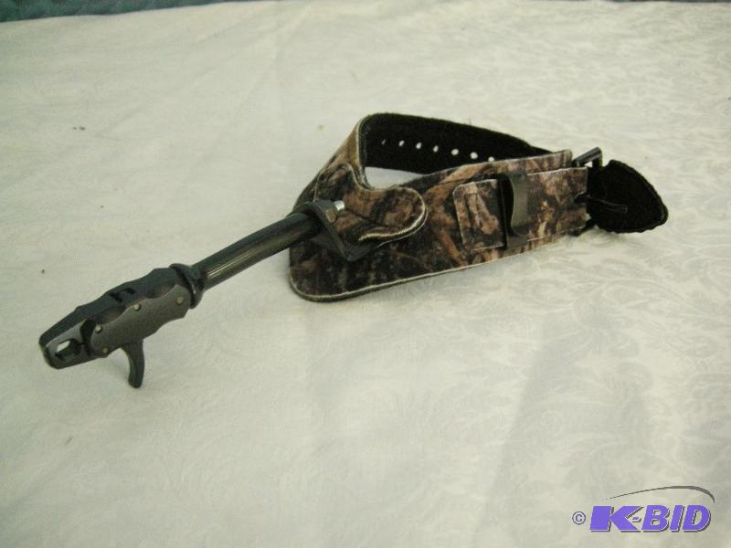 TF bowstring grip