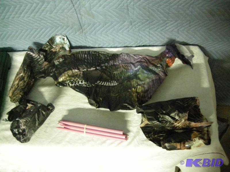 4 inflatable turkey decoys