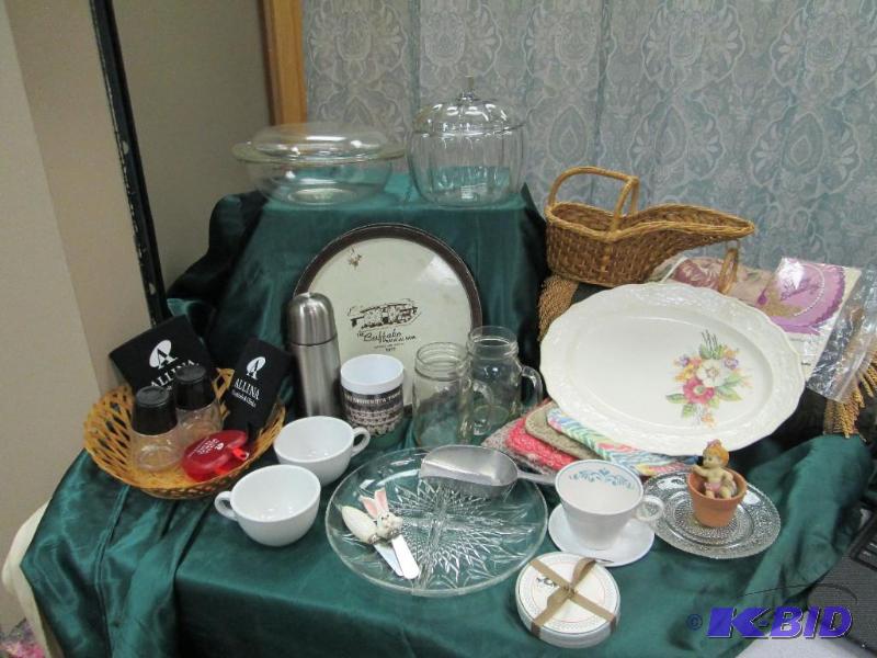 Older severing plate that white and has flowe...