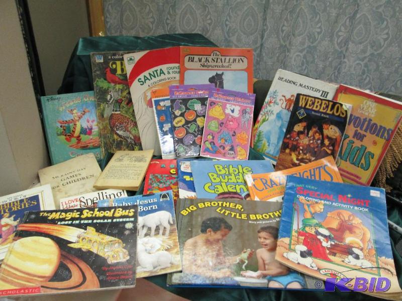 Qty 22 Reading Mastery III textbook B, The on...