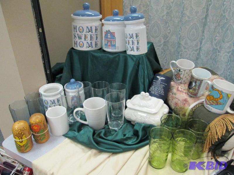 Some coffee cups, Drinking cups, dish to put ...