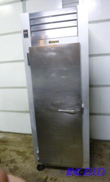 lot 1 image: Traulsen&nbspRefrigerator On casters, 110 vo...